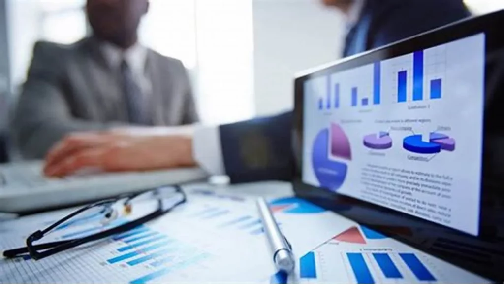 Gestion du changement en entreprise avec analyse de données et graphiques de performance.